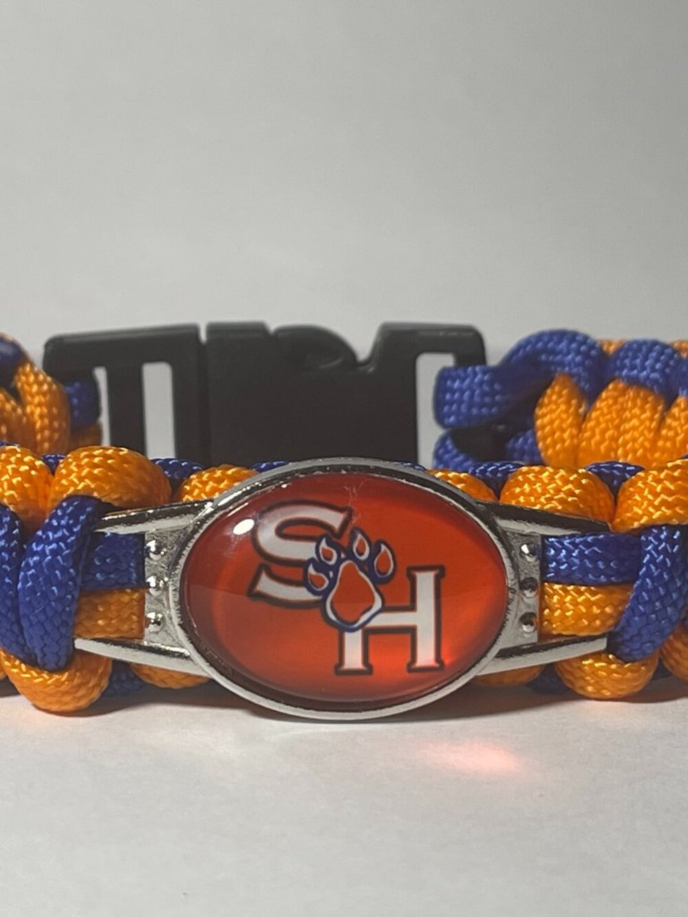 Sam Houston Bearkats NCAA Paracord Bracelet NEW